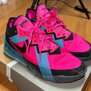 New lebron Nike shoes